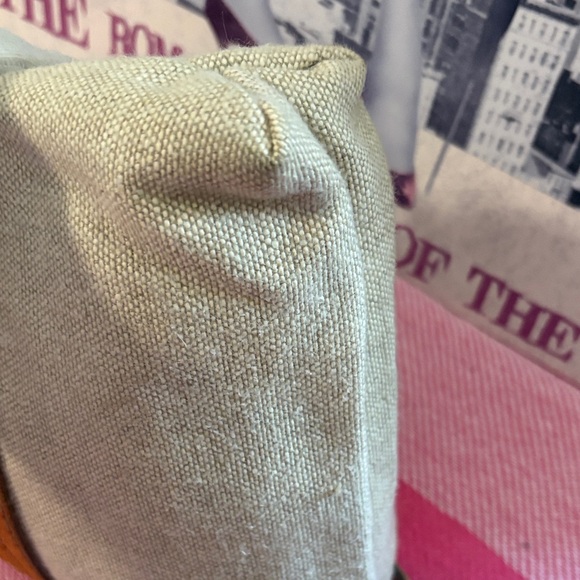 Tod's Tan and Cream Crossbody Bag - Picture 13 of 16